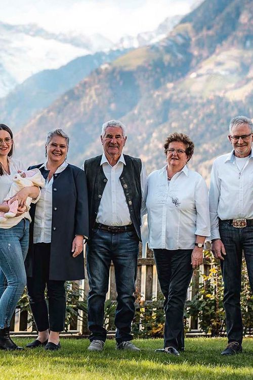 csm_grafenau-schenna-gastgeber-familienfoto_8a6805c2ef.jpg
